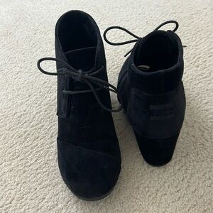 Toms Velvet Wedges